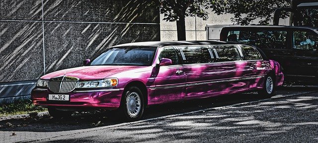 růžová limuzína